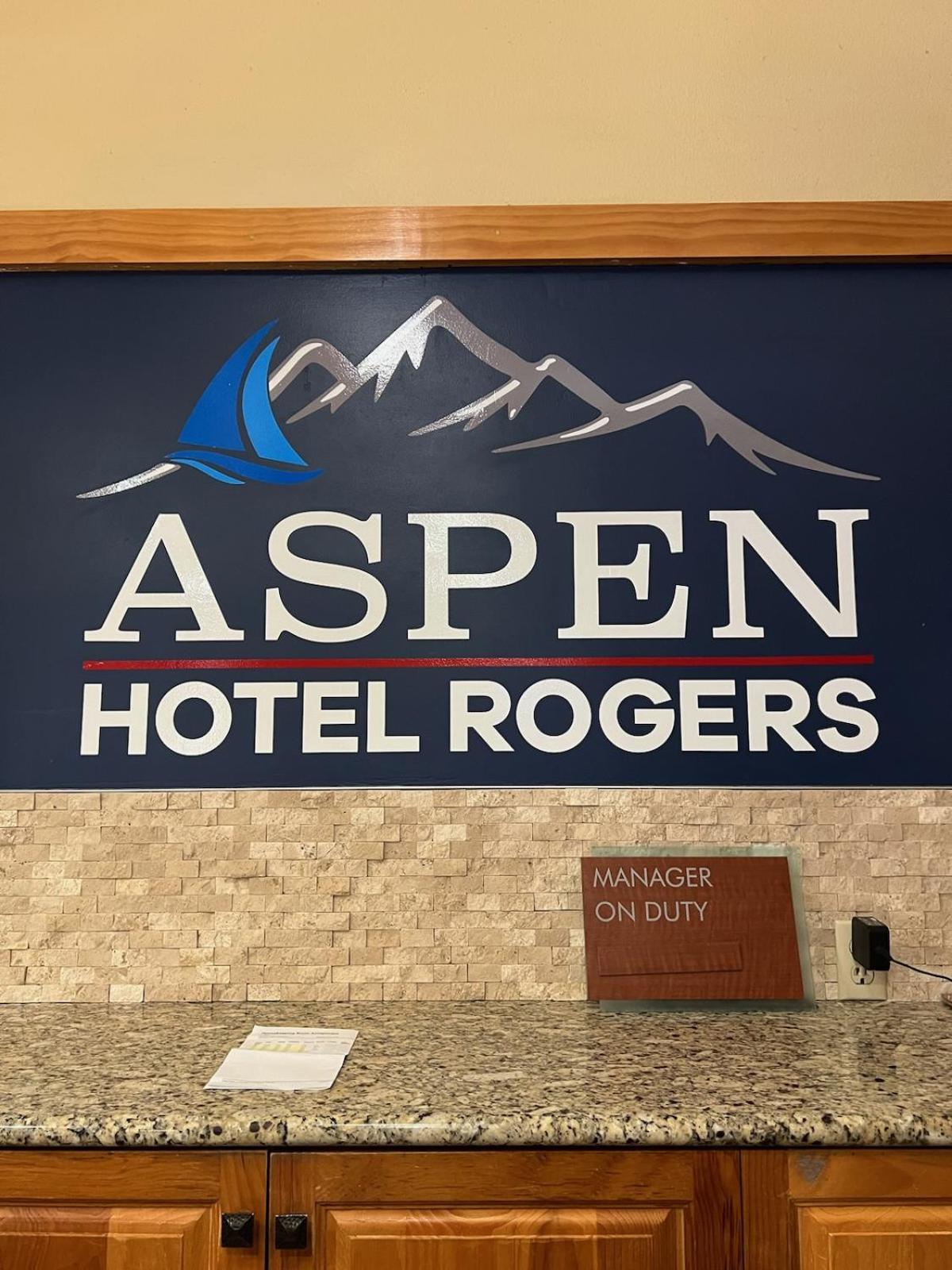 Aspen Hotel Rogers Formerly Americ Inn Eksteriør billede